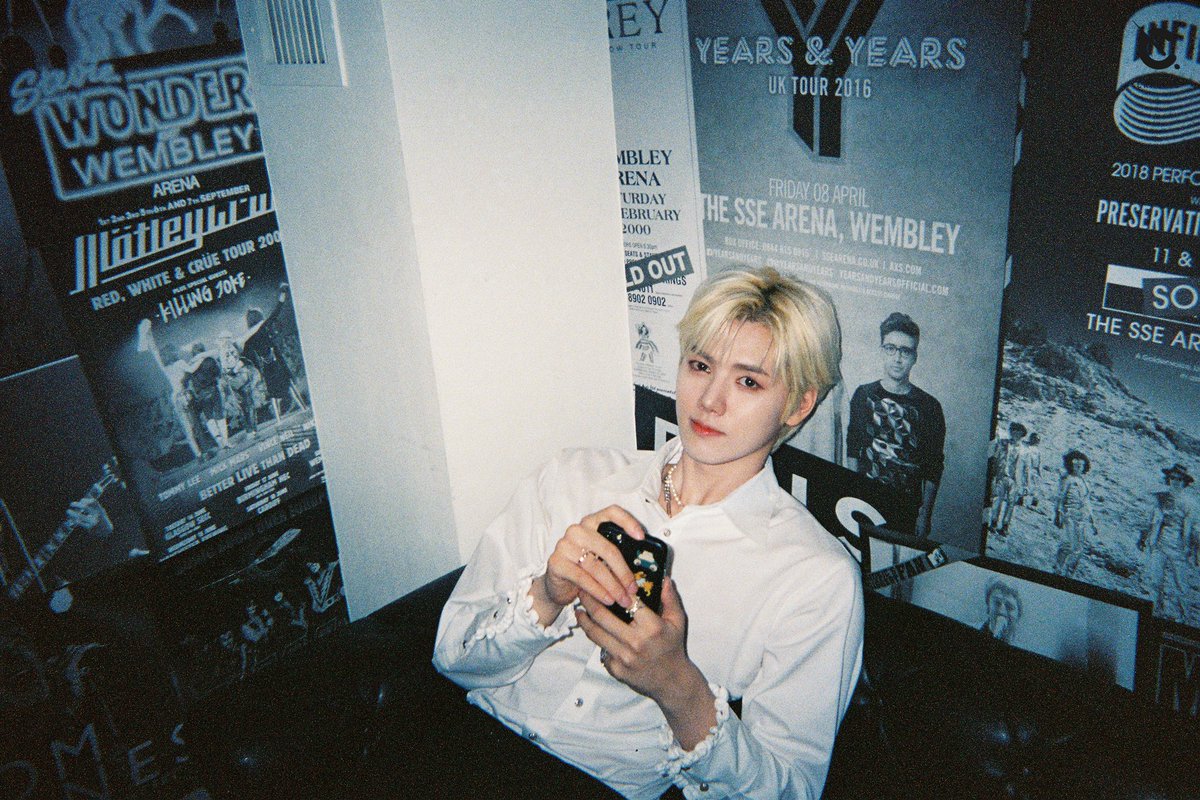 seongminbliss's tweet photo. [NAVER POST] CRAVITY EXHIBITION
<#REMEMBER_OUR_TIME> #민희 (1) https://t.co/WPeWIPPxAj