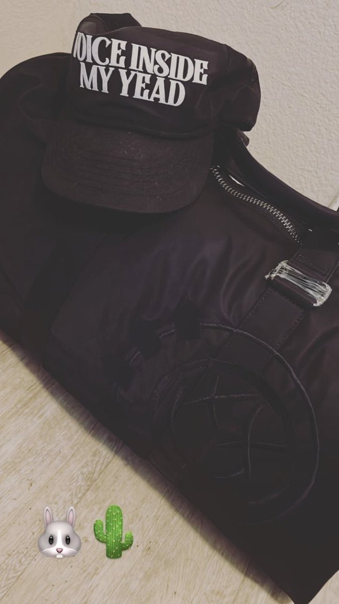 🐰🌵 <a href="/blink182/">blink-182</a> <a href="/coachella/">Coachella</a> 

#Blink182 #BlinkChella #Coachella