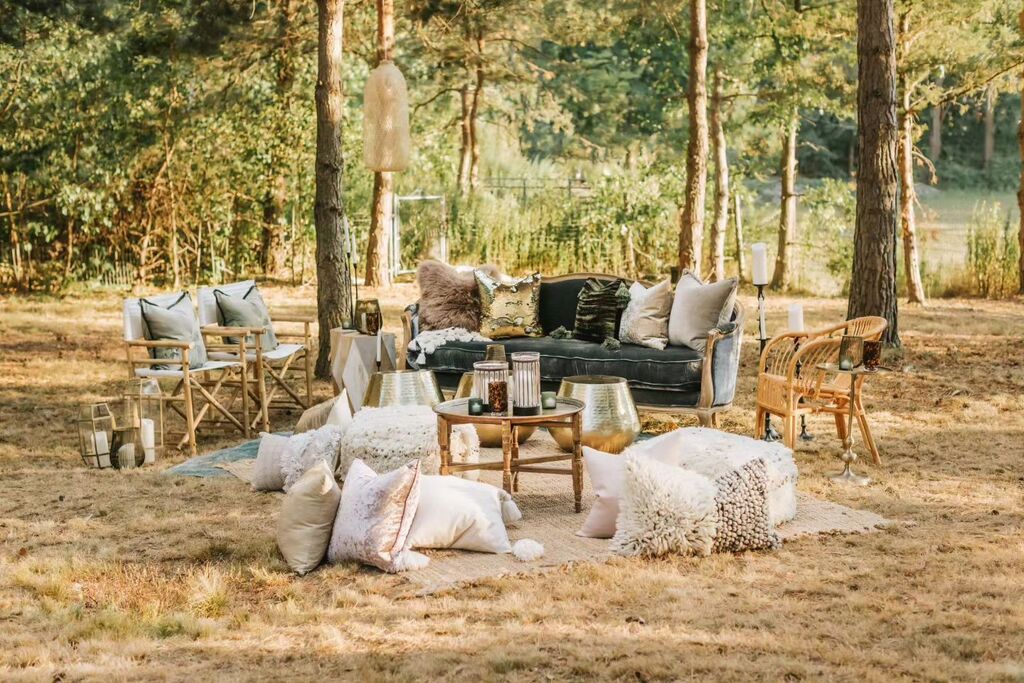 An experience we will never forget! What a fabulous way to say I do....at the zoo!! 🦒🦍🐘🦁 #styledweddingshoot #zoowedding #outdoorwedding #weddingstyling #bohowedding #uniquewedding⁠
⁠
Photography | @LenaMirisola ⁠
Venue | @ZooNewEngland ⁠
Plannin… instagr.am/p/CrAC7q0MH87/