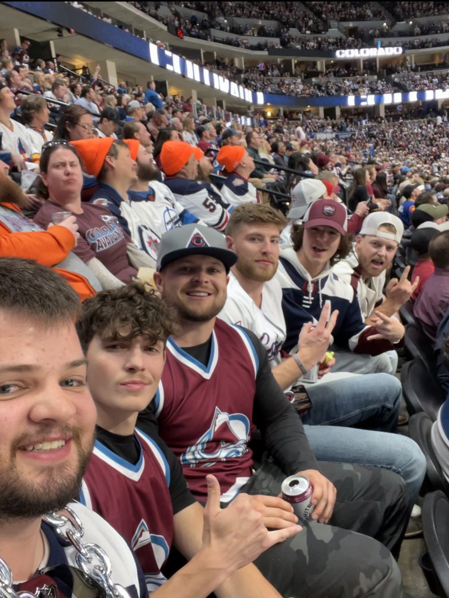 nhlwatcher96298's tweet image. Never take L’s with the boys! @Avalanche #GoAvsGo #AvsWin #Squad
