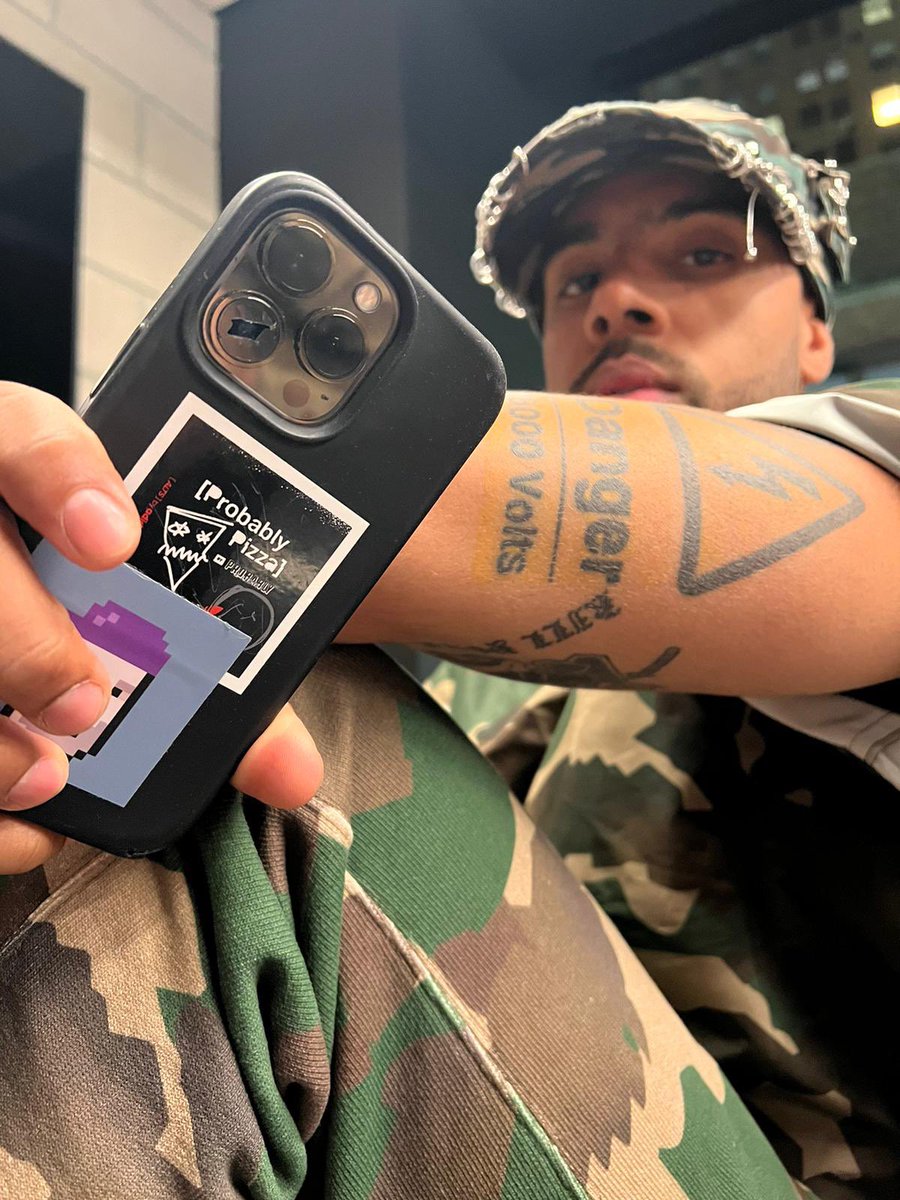 surprise performance //@vicmensa // <a href="/adidasoriginals/">adidas Originals</a> x <a href="/probablyalabel/">Probably A Label 💽</a>