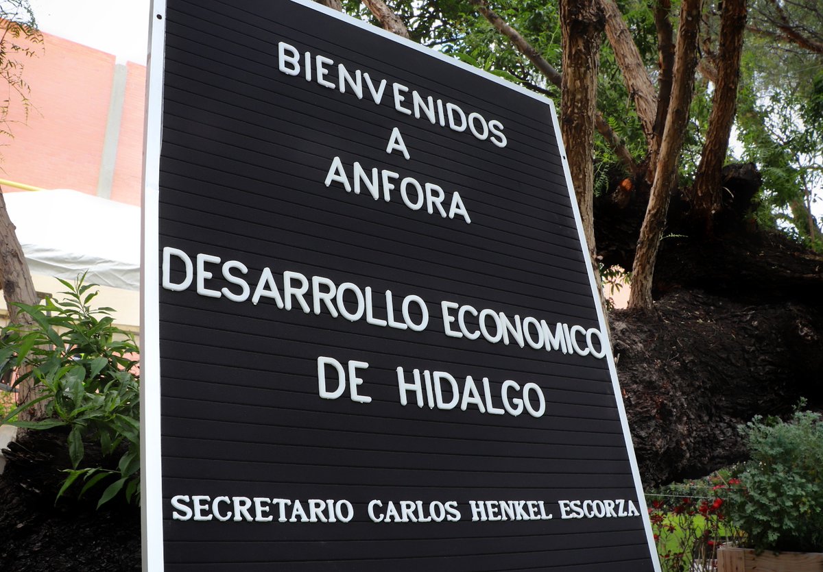 Sedeco_Hgo's tweet photo. Con 103 años posicionada en el mercado nacional e internacional, y con 28 años asentada en #Hidalgo, la empresa @anfora nos abrió sus puertas para conocer sus procesos de producción.
Nuestro titular @carekad reconoció la historia y los éxitos cosechados por esta empresa 100% https://t.co/KCbt1fGcKb