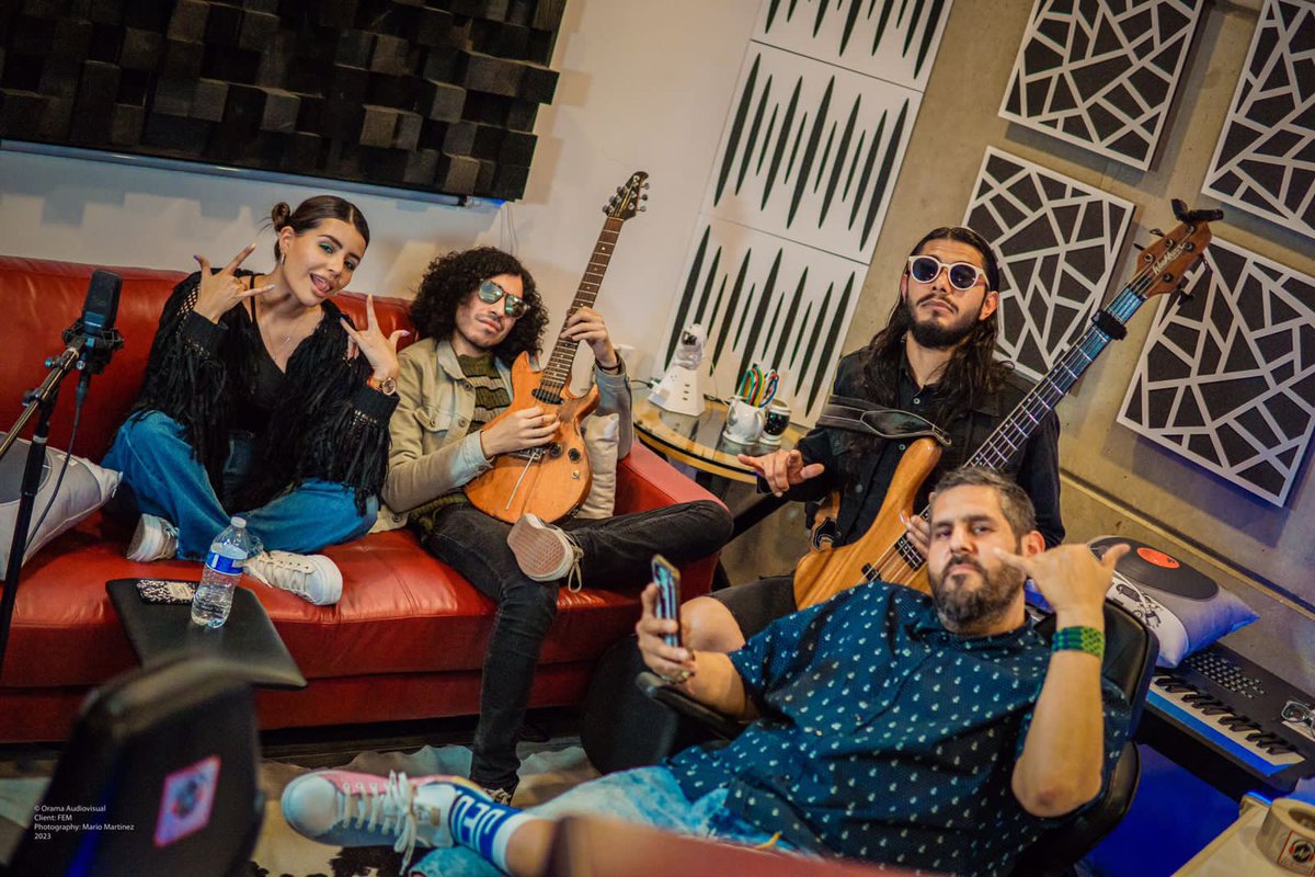 danielaloeramx's tweet photo. Deja que nuestra música cante las emociones que sientes o viviste. En cada letra una historia diferente. Conecta con nosotros, somos #femrockband ❤️‍🔥 https://t.co/cegukqufaU

 #Tijuana #twitterartist #music #rockpop #rock #pop #musica #mexico https://t.co/od5uWOmfyb