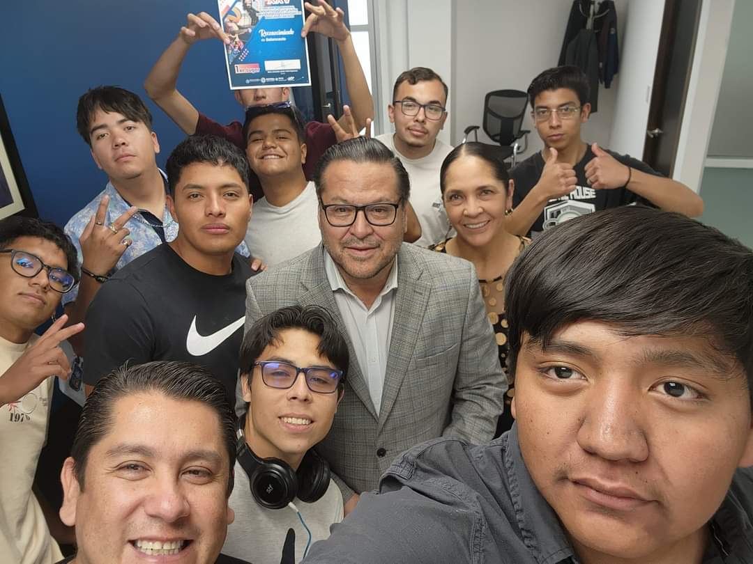 Muchas felicidades a estos excepcionales jóvenes estudiantes de la <a href="/UTMetropolitana/">UT Metropolitana de Alta Tecnología</a> por haber obtenido el Primer Lugar entre las Universidades Tecnológicas del estado en Basquetbol Varonil  (etapa regional en San Luis Potosí).

#ProudlyUTMAT #SomosQuarks