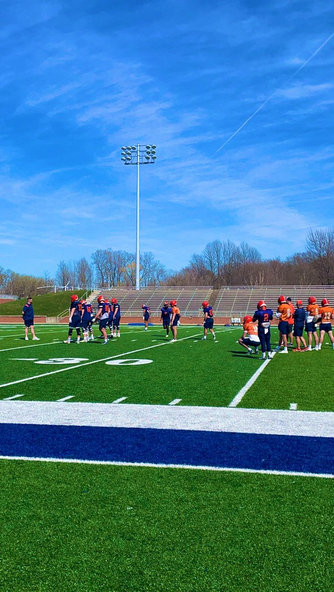 Cade_Tidey63's tweet photo. Great First Visit @PStuursm and @HopeCollegeFB awesome facilities thanks for having me! https://t.co/QPyfWhHq9M