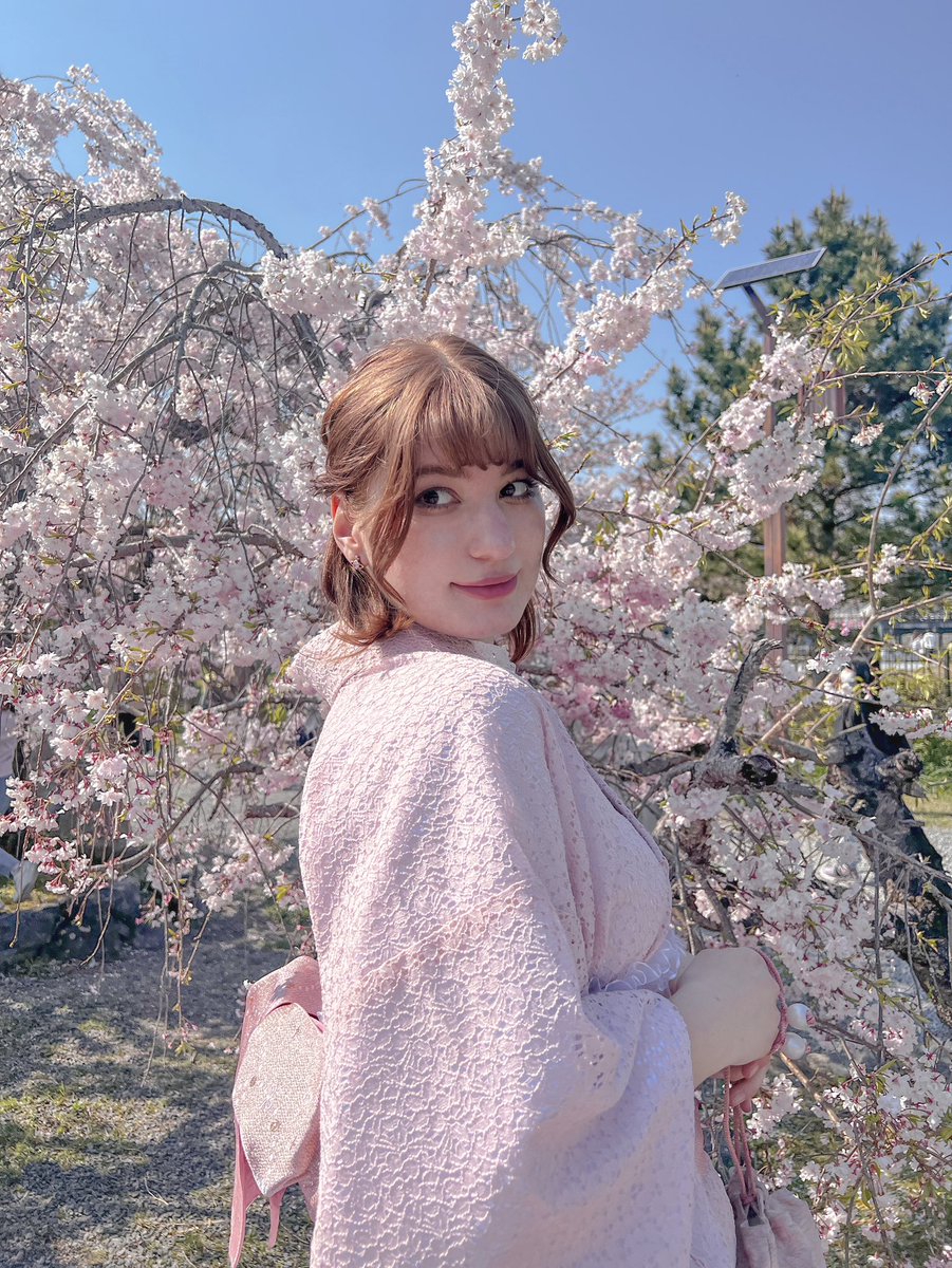 spring mood 🌸🤍