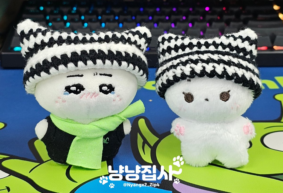 Nyangx2_Zip4's tweet photo. 울복이와 뽁야미 형아 따라서 고양이 비니 썼다옹~🐈‍⬛

#우리집_뽁야미는_진심으로_하늘이에요 https://t.co/DJkZc4EXCQ