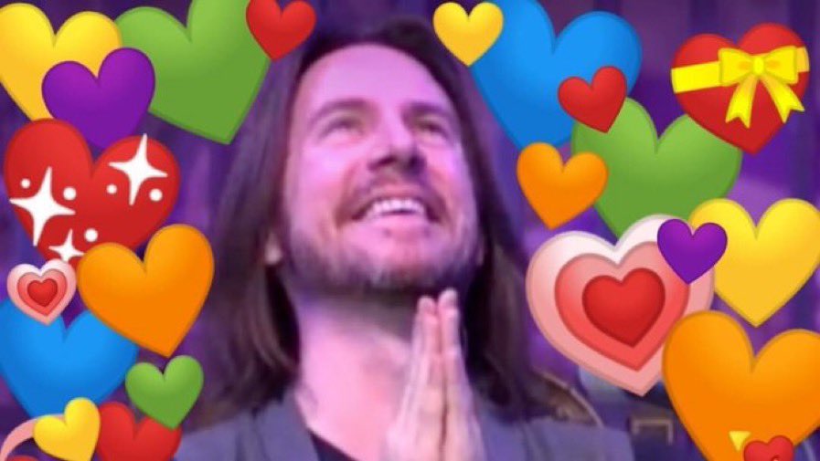 plotgirllsummer's tweet photo. THE ROBOTS ARE IN LOVE I REPEAT THE ROBOTS ARE IN LOVE I’ve never been happier in my life #criticalrolespoilers https://t.co/6IhlNsWUKb