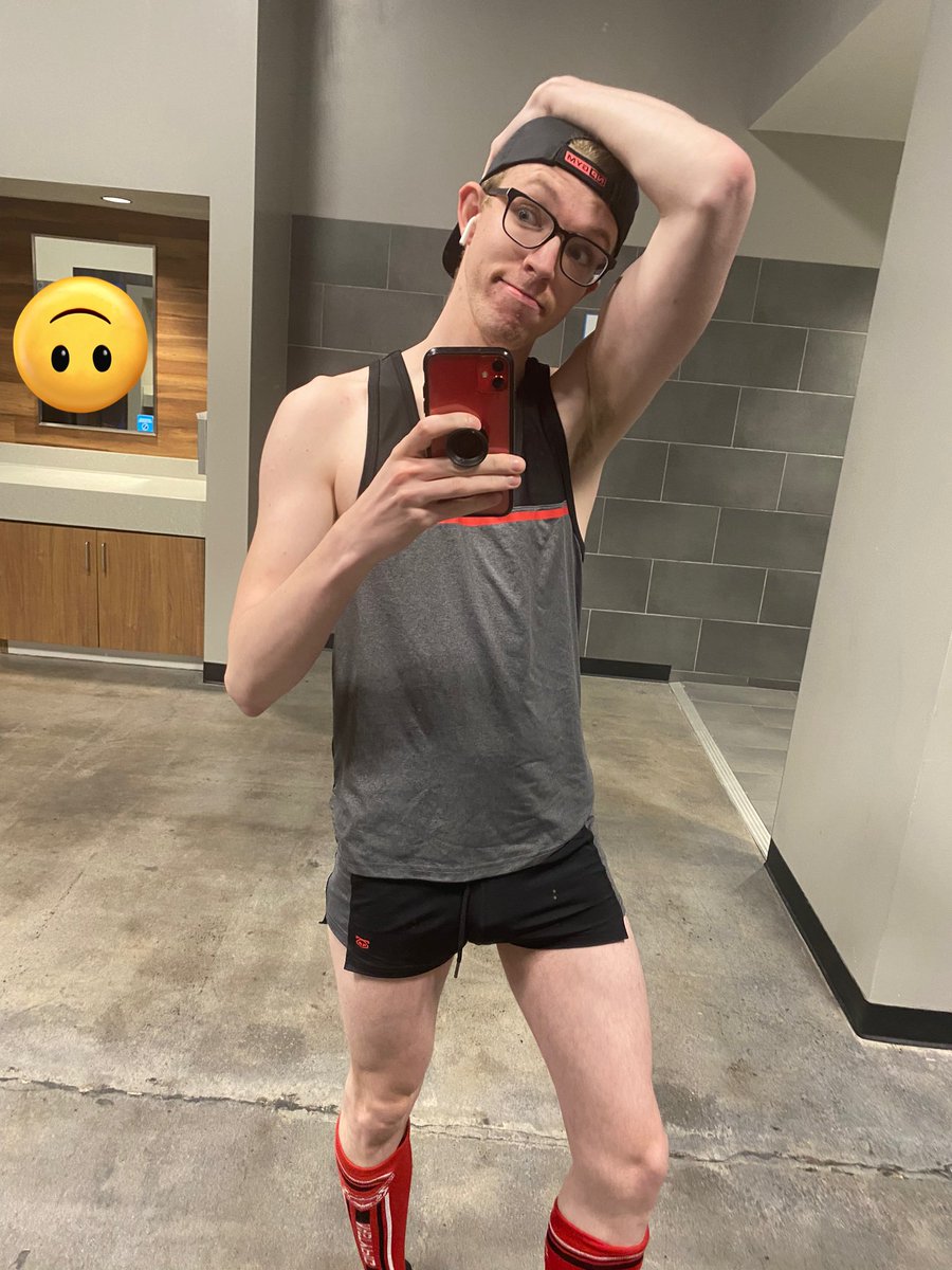 kade-linkin-on-twitter-to-the-dilf-that-just-caught-me-in-just-my