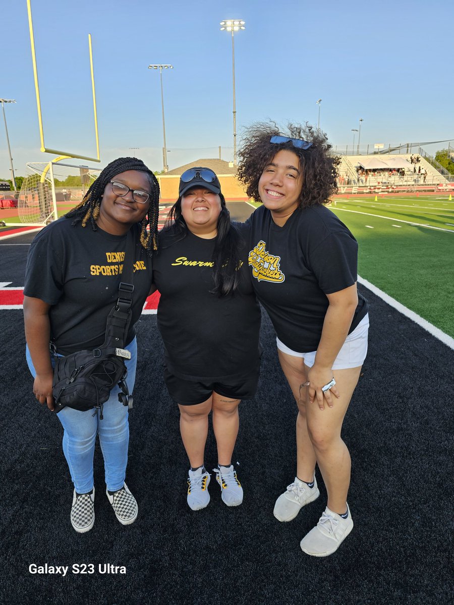 LuperJoel's tweet photo. Denison High School (Trainers). The best training crew in the state. There to support and take care of the kiddos. #YellowJacket #igtbayj @ccbowers23 https://t.co/bKx0WHqfVV