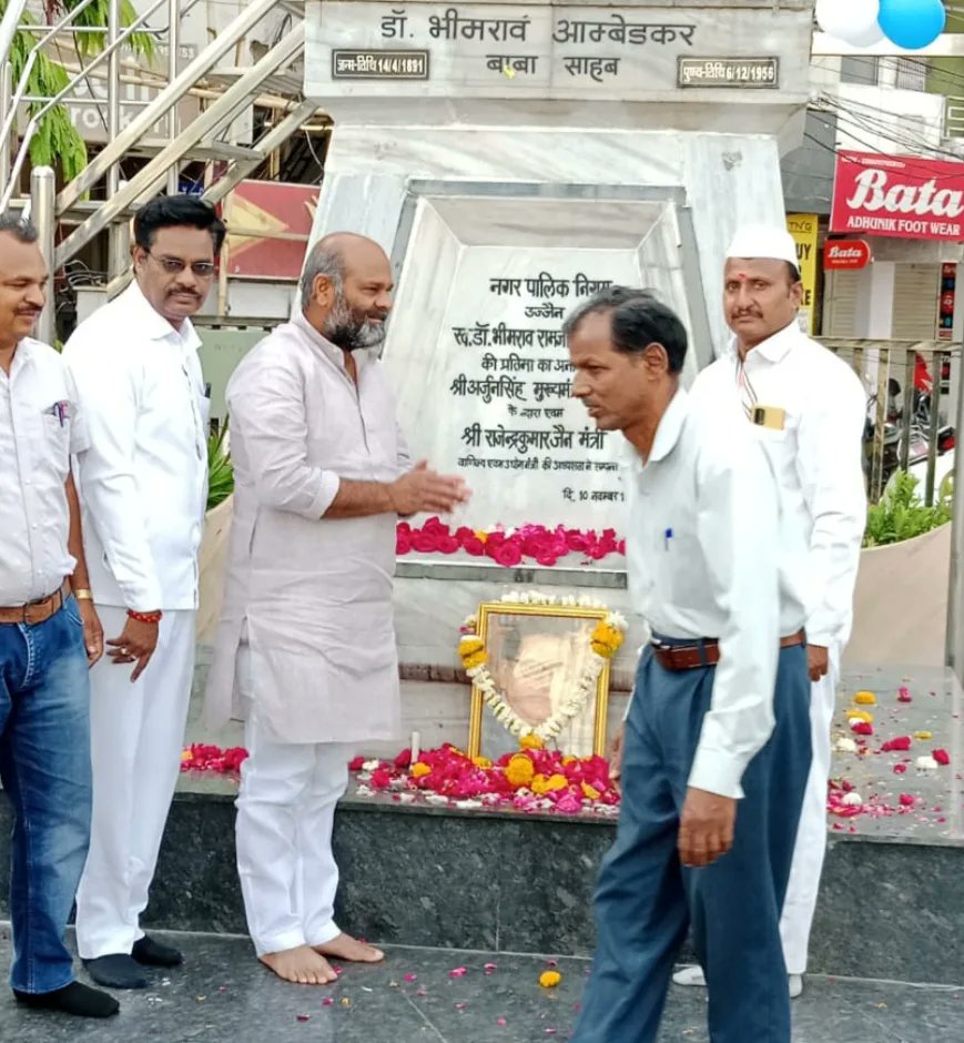 आज संविधान के निर्माता, भारत रत्न बाबा साहब डॉ. भीमराव अंबेडकर जी की जयंती के अवसर पर उज्जैन में टॉवर पर स्थित बाबा साहब की प्रतिमा पर पुष्प अर्पित उन्हें नमन किया...।

"बाबा साहब अमर रहे"