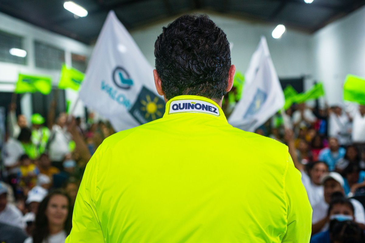 RQuinonezL's tweet photo. Juntos hemos vivido grandes acontecimientos y confirmamos que los capitalinos tenemos un espíritu fuerte, con sólidos valores familiares que nos ayudan a superar los retos y adversidades. ¡Un éxito el recorrido y el foro de esta noche! #SigamosAdelante #ForosCiudadanos No. 4 https://t.co/jX5kASu8Zv