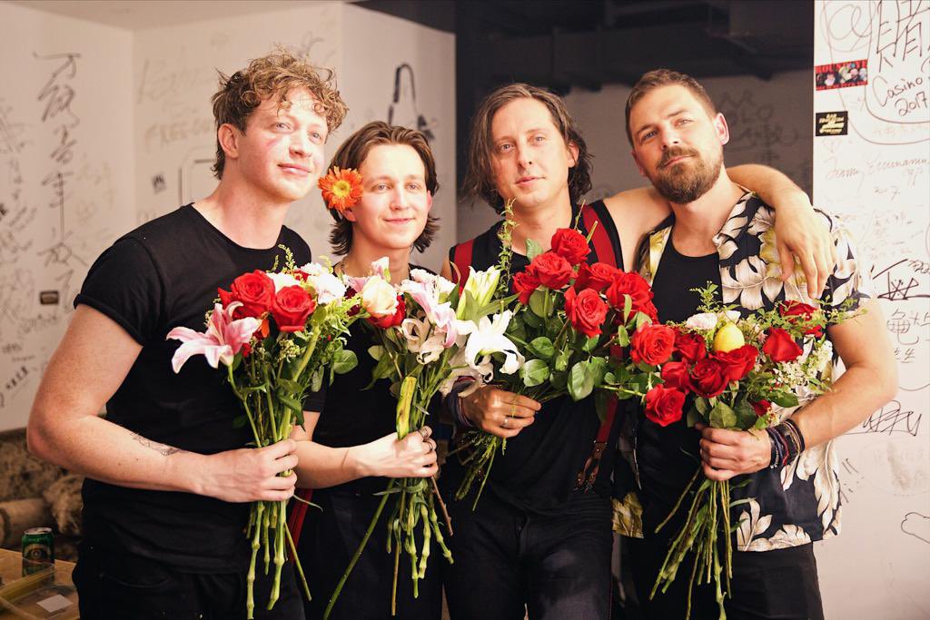 Adam Claxton (@butterfly_bangs) on Twitter photo I don't care if Monday's blue
Tuesday's grey and Wednesday too
Thursday, I don't care about you
It's Friday, I'm in love <a href="/carlbaratmusic/">Carl Barat</a> <a href="/B0NEtweet/">Jay Bone</a> <a href="/cbandthejackals/">CarlBarat+TheJackals</a> I don't care if Monday's blue
Tuesday's grey and Wednesday too
Thursday, I don't care about you
It's Friday, I'm in love <a href="/carlbaratmusic/">Carl Barat</a> <a href="/B0NEtweet/">Jay Bone</a> <a href="/cbandthejackals/">CarlBarat+TheJackals</a>