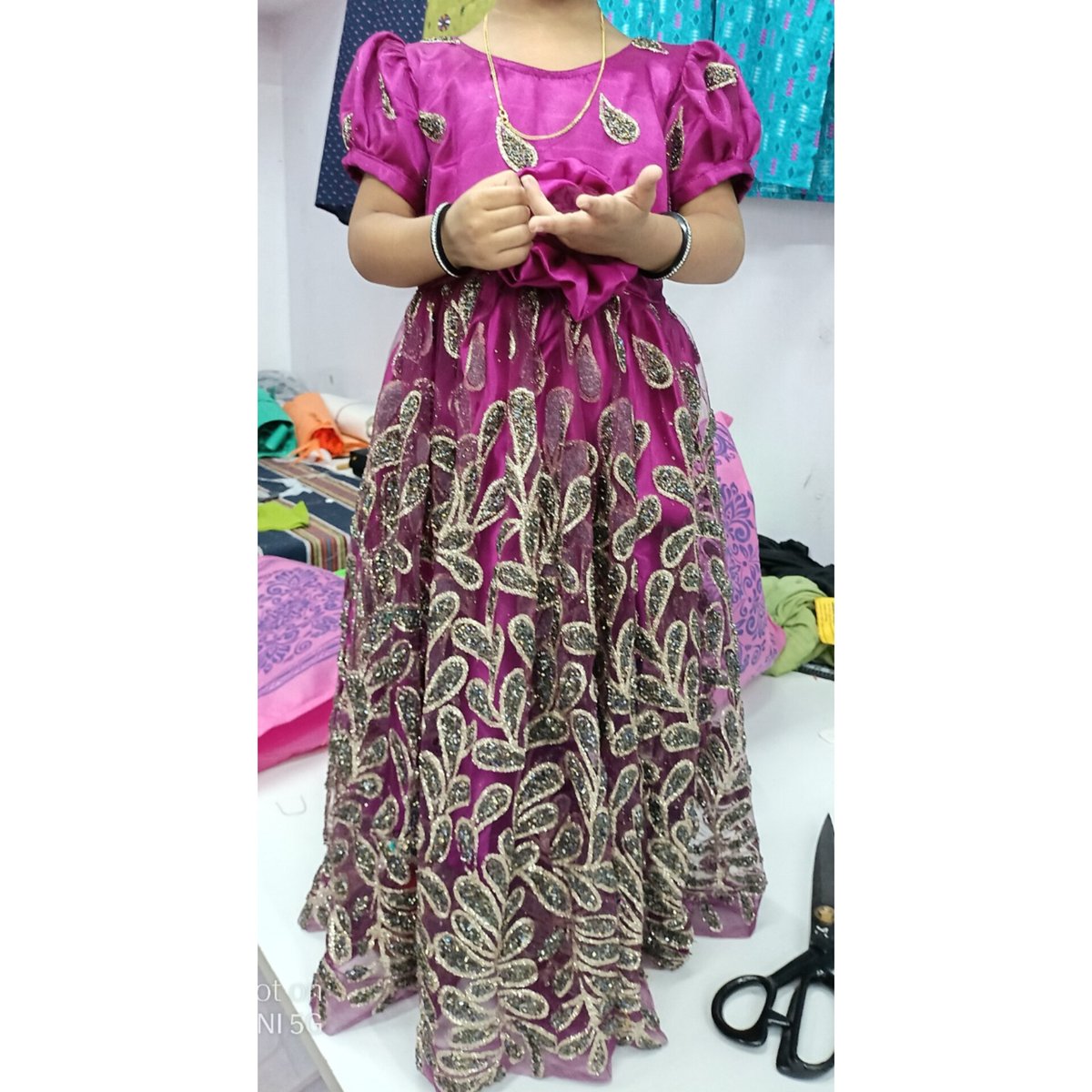 Lovesfamily22's tweet photo. Flat 30% Discount for Fabrics(Free Stitching) and Readymade🎊🎉
📲 74484 33333
📍Tabs Complex, Trichy.
📍Beemanagar, Trichy.
#ramzan #womesfashion #womensdress #lovesfamily #fashion #newyear #fashionstyle #bhfyp #model #love #trichy #friday #fabricshop #trendingfashion https://t.co/SvB3HbMByJ