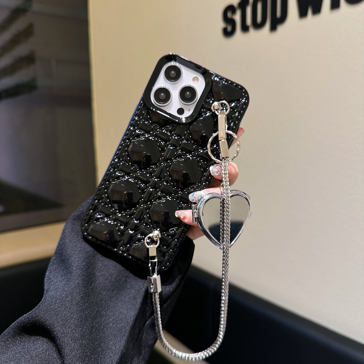 7ColorCases's tweet image. I like this chain with a heartie mirror on it 👍👍
#iphonebag #iphonechain #iphone12case #highqualityphonecase #iphone13case🙌❤