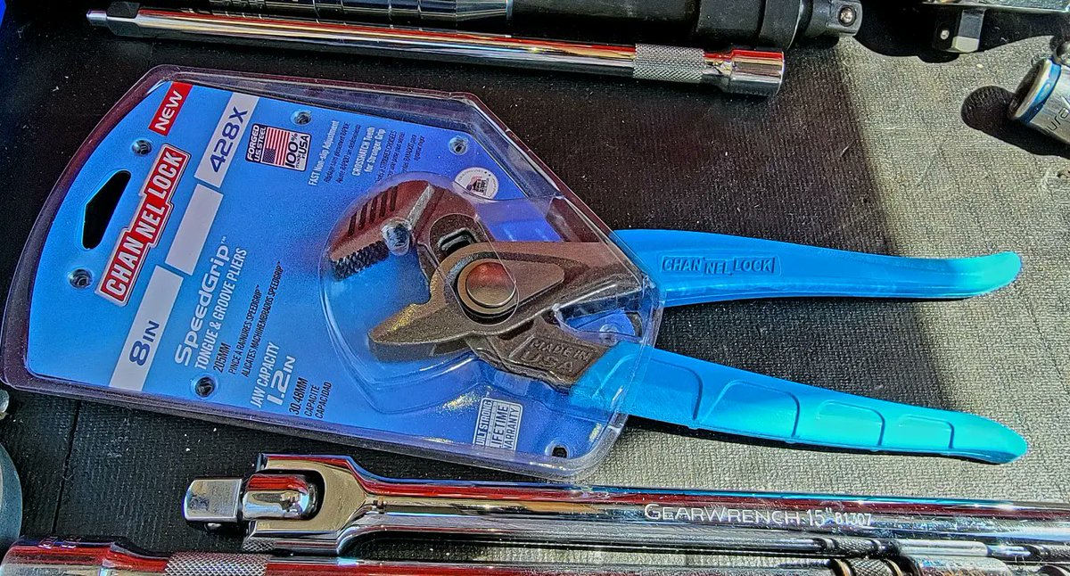 backwoodsdiy's tweet photo. @CHANNELLOCK #428X #SpeedGrip #Pliers #Tradesman #MadeInTheUSA #tools Channellock https://t.co/Iuu1CgcTM0