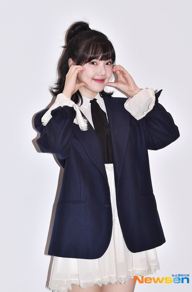 bibirinth's tweet photo. [NEWS] 230414 จากการรายงานข่าวของ Newsen เยรินเพิ่งเซ็นสัญญาพิเศษกับ Bill Entertainment

Bill Entertainment เอเจนซี่ใหม่ของเยริน เป็นบริ��ัทบันเทิงครบวงจรที่ก่อตั้งในเดือนตุลาคม 2565 โดย Fact Corporation  

#เยริน #예린 #YERIN 
@YERIN_OFFICIAL_ https://t.co/5CN5lULDig