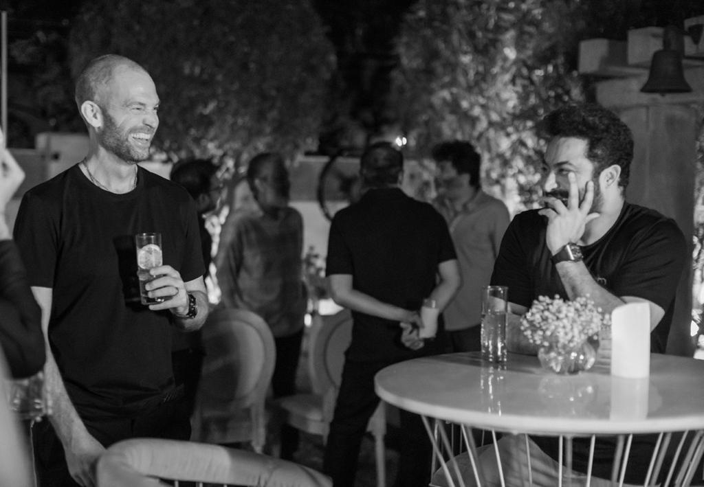 E24bollynews's tweet photo. Man of Masses NTR Jr hosts Amazon Studios VP James Farrell for a special dinner in Hyderabad.
@tarak9999 @ssrajamouli @Shobu_
#ManofMassesNTR #JamesFarrell #MythriNaveen #SirishReddy #NagaVamsi # #SSKarthikeya https://t.co/OtRGPTJGa7