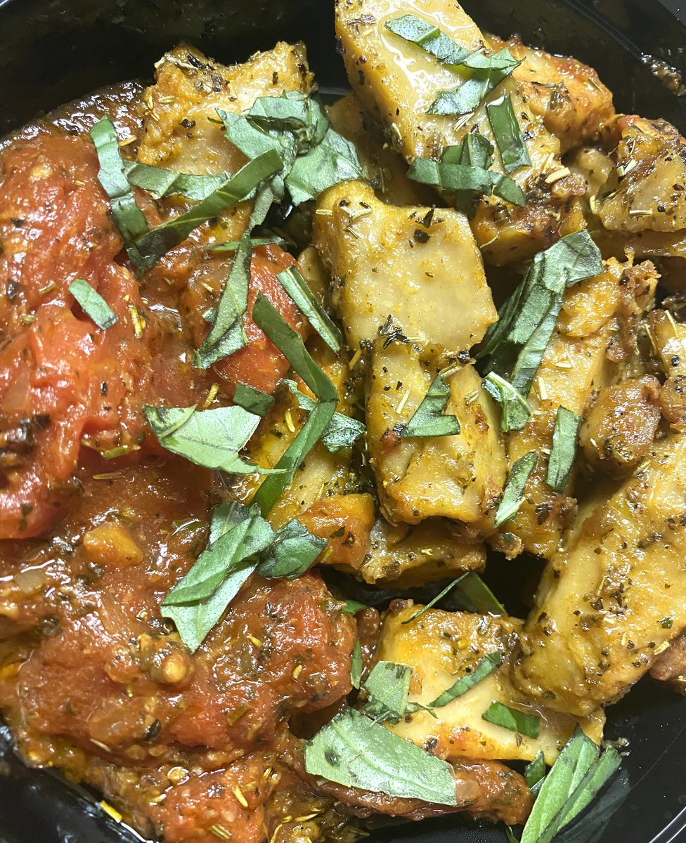 lyfe_diva's tweet photo. Plant Based Mediterranean CHICK’N https://t.co/jl7NPspihD