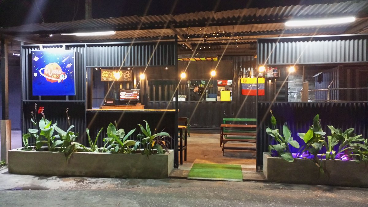 Epa PUERTO ORDAZ este VIERNES vuelve la propia promo de los perrinchis clásicos 🌭a 1.five nada de mini ni promo trampa, grandes bonitos y sabrosos! Cero salchicha 🇧🇷,🍞de🥔,papitas fritas hechas por nosotros,🧀 amarillo &amp; de año, barrita de salsas dale RT y gana 4  🌭+2 maltas