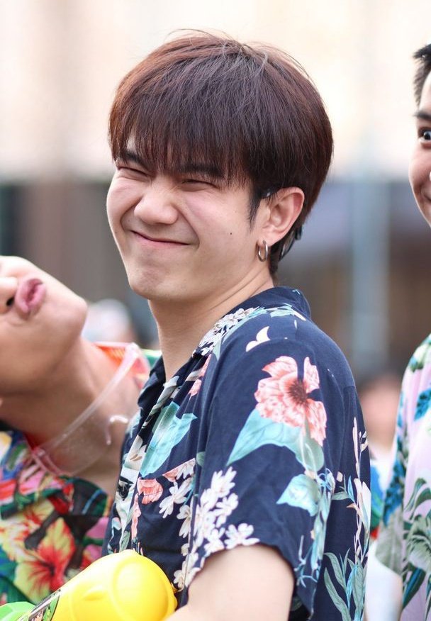 daily build tweet media