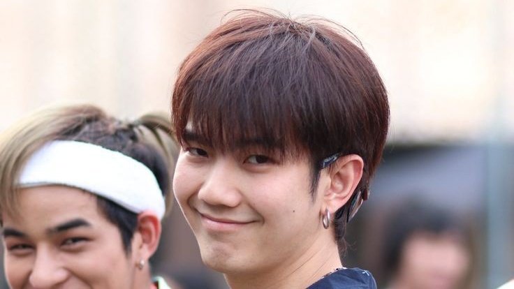 daily build tweet media