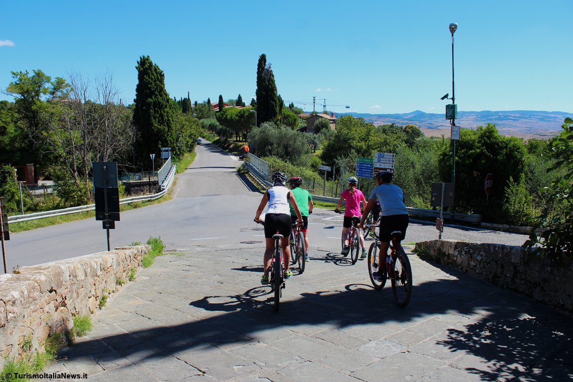 TOSCANA | Orcia Wine Festival: per i vini della Doc Orcia mostra mercato, masterclass e trekking nelle cantine. Dal 22 al 25 aprile 
Leggi la notizia bit.ly/3mrwdop

#enoturismo #valdorcia #orciawinefestival #turismo #docorcia #sanquiricodorcia #tuscanywinery @orciadoc