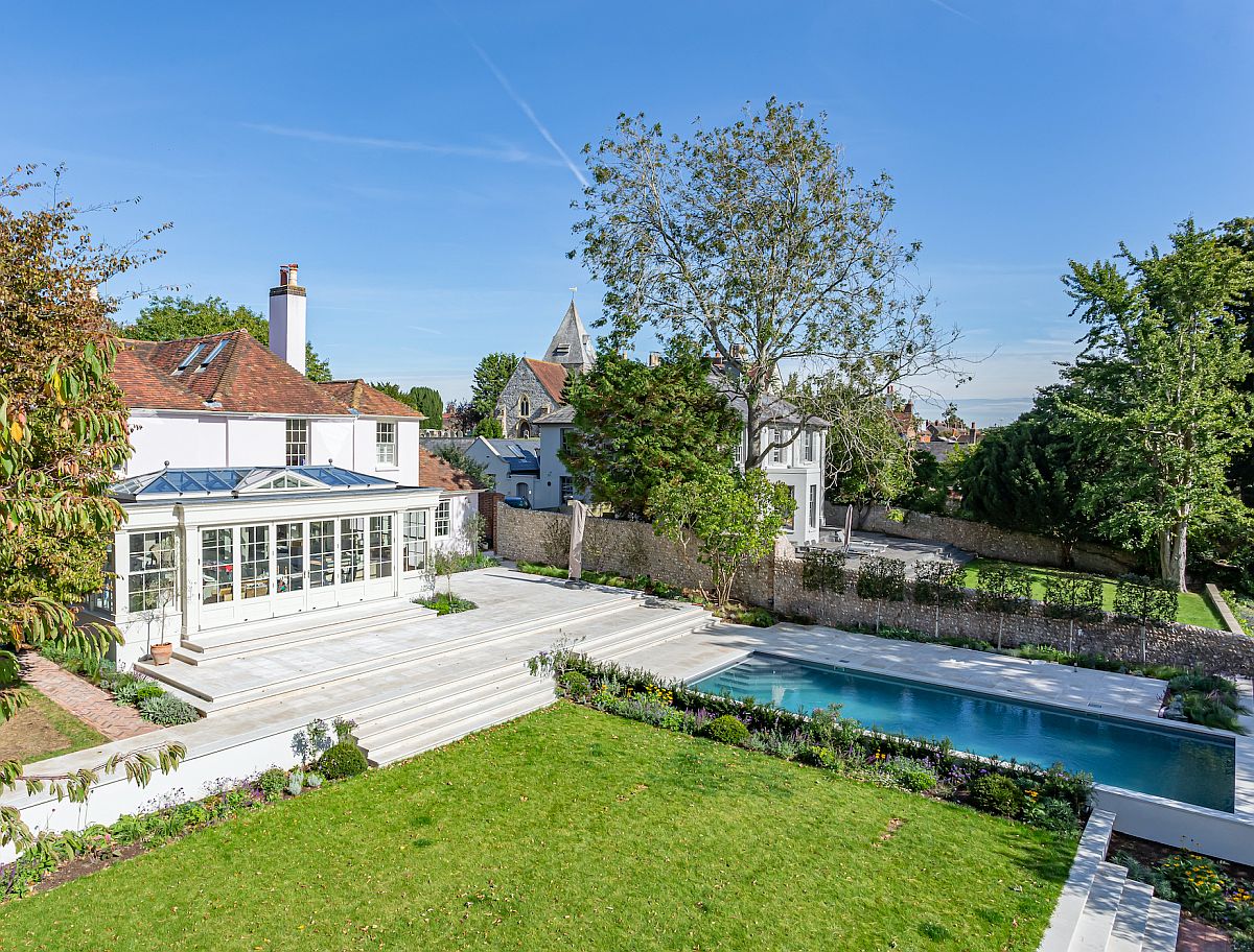 dsalisburycons's tweet photo. Orangery with Pool Views π
#FridayMotivation: how about this beautifully designed orangery with views across the freshly landscaped gardens and swimming pool, at this Grade II listed property in East Sussex? π
#davidsalisbury #orangery #listedbuilding #swimmingpool #pool https://t.co/pnR4WzPUsU