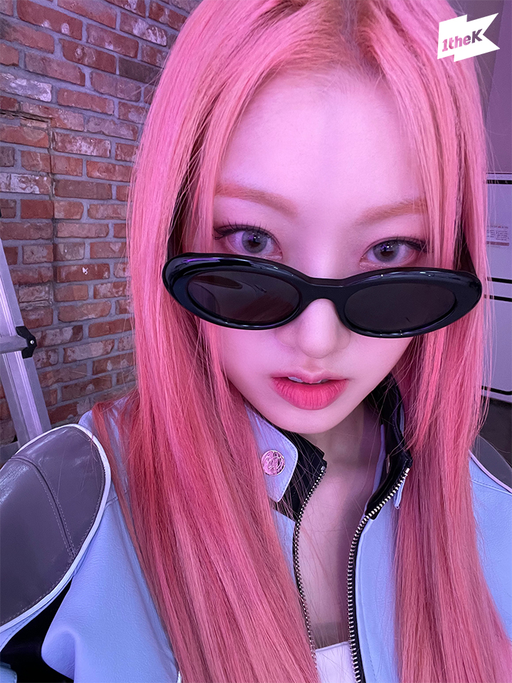 1theK's tweet image. 어? 어디선가 달콤한 과일향이 나는 거 같은데? 하고 봤더니 #Lemonade 로 컴백한 #드림노트 의 #내돌의온도차 셀카가 짜잔🥹
#DreamNote @iMe_Dreamnote

#GAPCRUSH 👉 youtu.be/r9OO-WO4Xds