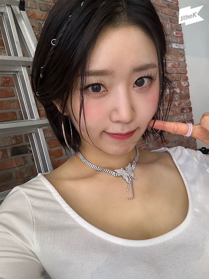 1theK's tweet image. 어? 어디선가 달콤한 과일향이 나는 거 같은데? 하고 봤더니 #Lemonade 로 컴백한 #드림노트 의 #내돌의온도차 셀카가 짜잔🥹
#DreamNote @iMe_Dreamnote

#GAPCRUSH 👉 youtu.be/r9OO-WO4Xds