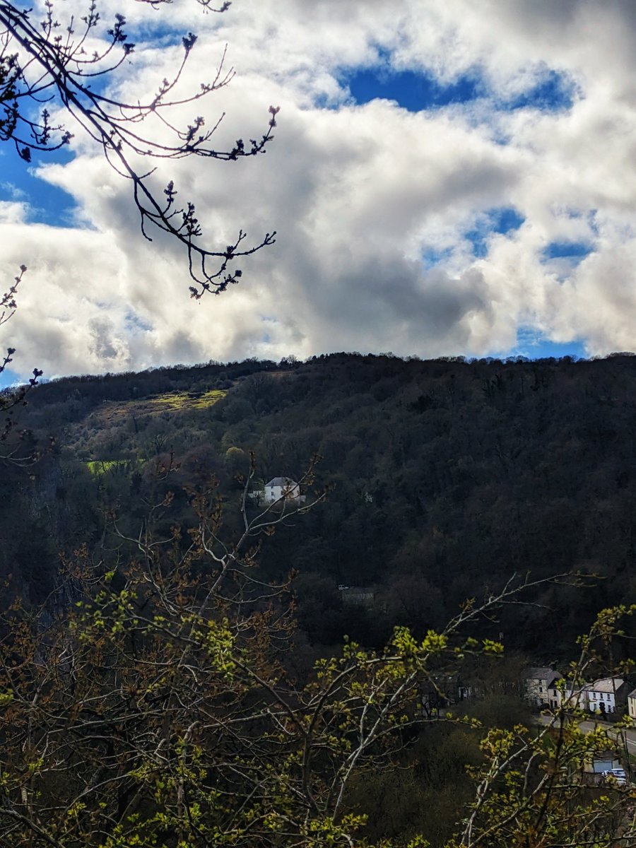 Not all who wander are lost
.
#hiking #nature #mountains #adventure #travel #naturephotography #hikingadventures #landscape #outdoors #trekking #photography #wanderlust #hike #explore #naturelovers #matlockbath #mountain #outdoor #landscapephotography #travelphotography