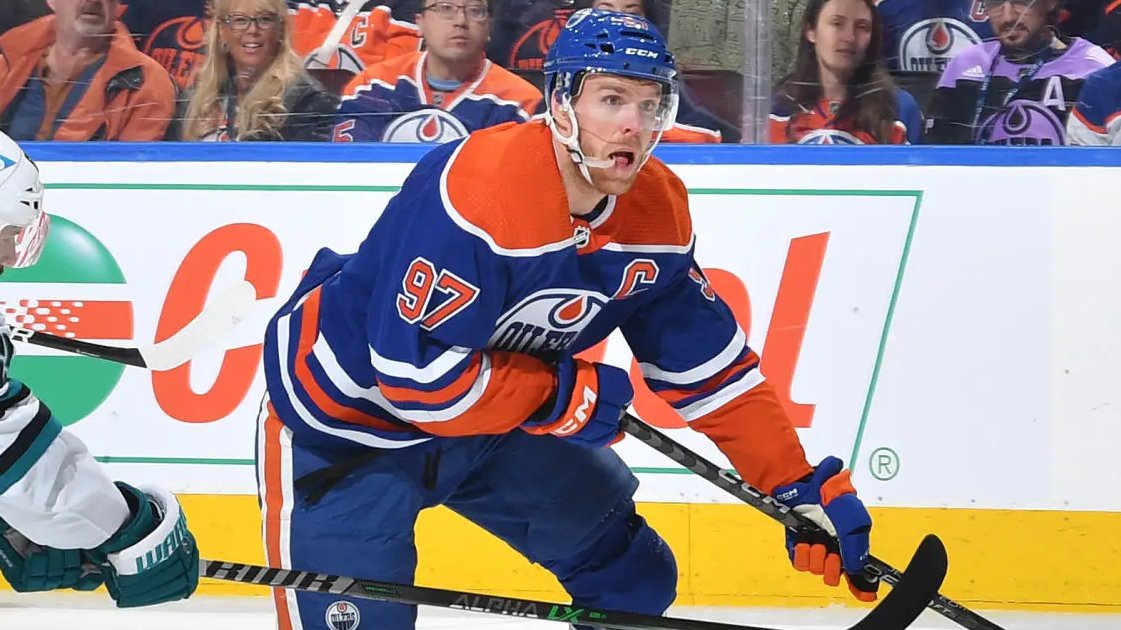 StatsCentre (@statscentre) on Twitter photo Most games in a season recording at least 1 point:
77- Wayne Gretzky (1985-86)
76- Gretzky (1982-83)
75- <a href="/EdmontonOilers/">Edmonton Oilers</a> Connor McDavid (2022-23 via 1 assist on Thursday)
75- Gretzky (1984-85)
73- Gretzky (1990-91)
72- Gretzky (1981-82)
71- Gretzky (1983-84)
71- Gretzky (1988-89) Most games in a season recording at least 1 point:
77- Wayne Gretzky (1985-86)
76- Gretzky (1982-83)
75- <a href="/EdmontonOilers/">Edmonton Oilers</a> Connor McDavid (2022-23 via 1 assist on Thursday)
75- Gretzky (1984-85)
73- Gretzky (1990-91)
72- Gretzky (1981-82)
71- Gretzky (1983-84)
71- Gretzky (1988-89)