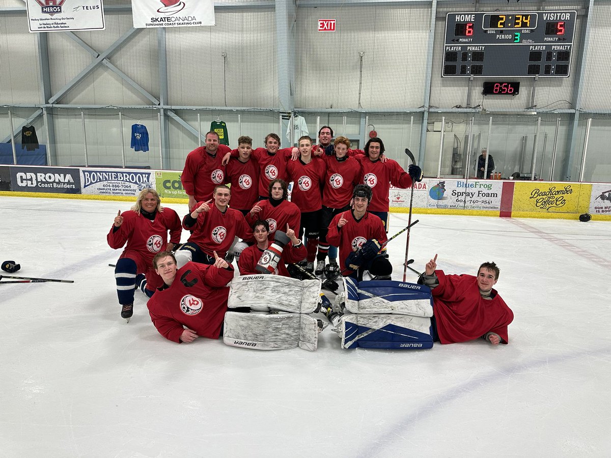 ChatelechSS's tweet photo. Another North vs South hockey game in the books!  Great game with an exciting 6-5 win in overtime for the South side. https://t.co/zkYwEamxi9