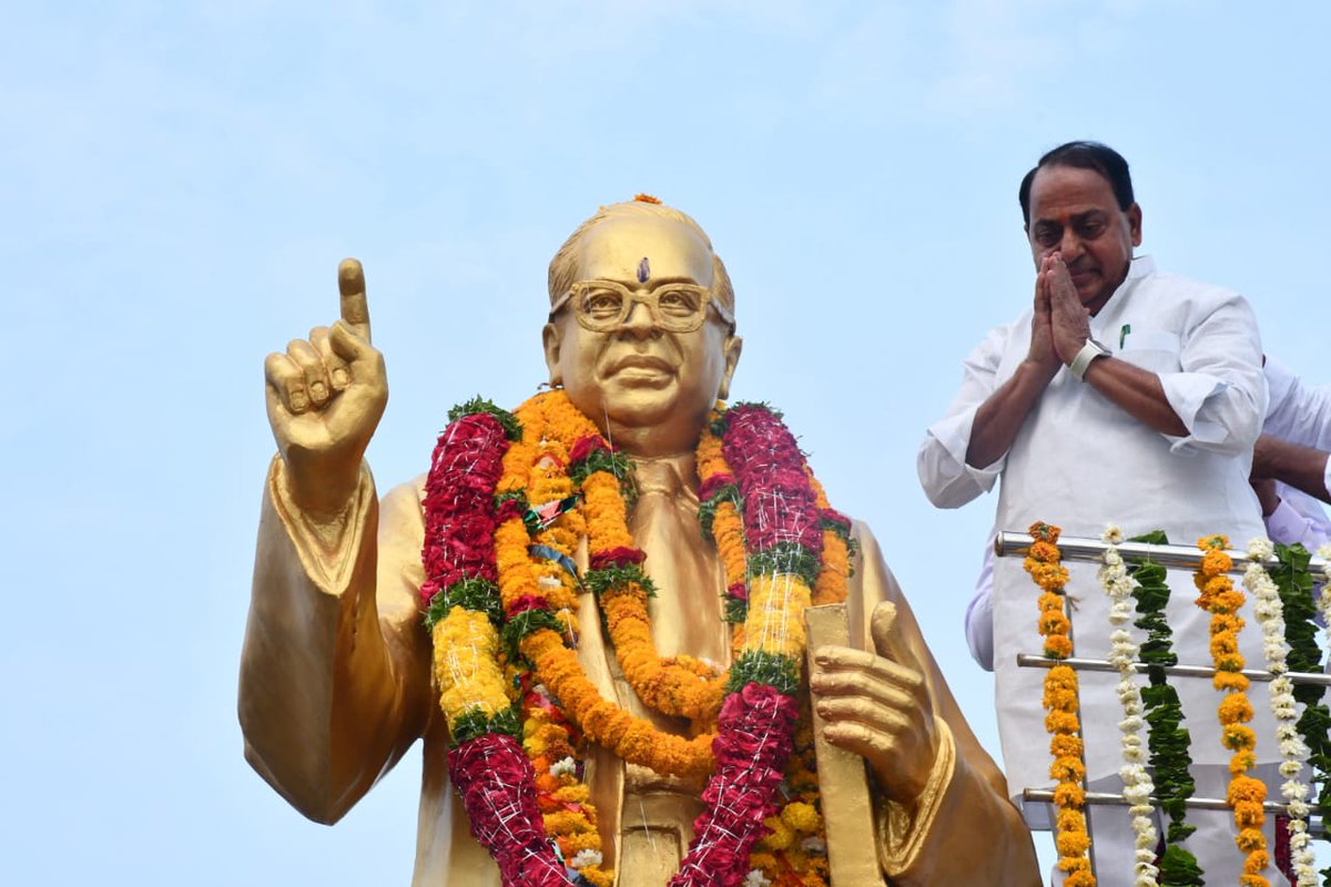 IKReddyAllola's tweet photo. భారత రాజ్యాంగ నిర్మాత, భారతరత్న డా.బి.ఆర్.అంబేద్కర్ గారి 132 వ జయంతి సందర్భంగా నిర్మల్ జిల్లా కేంద్రం ధర్మసాగర్ వద్ద గల ఆయన విగ్రహానికి  పూలమాలలు వేసి ఘనంగా నివాళులర్పించాను. https://t.co/6XETDFAeLo