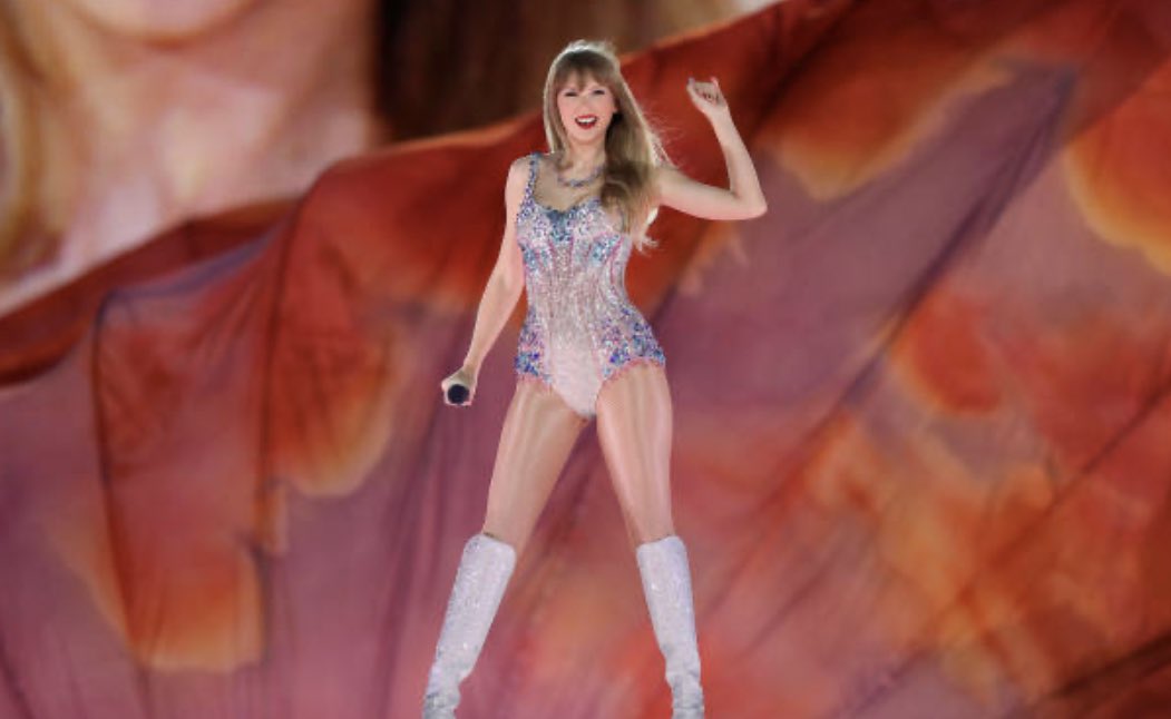 TSwiftLAMedia's tweet image. 📸 | Eras Tour Tampa Night 1 #TSTheErasTour #TampaTSTheErasTour