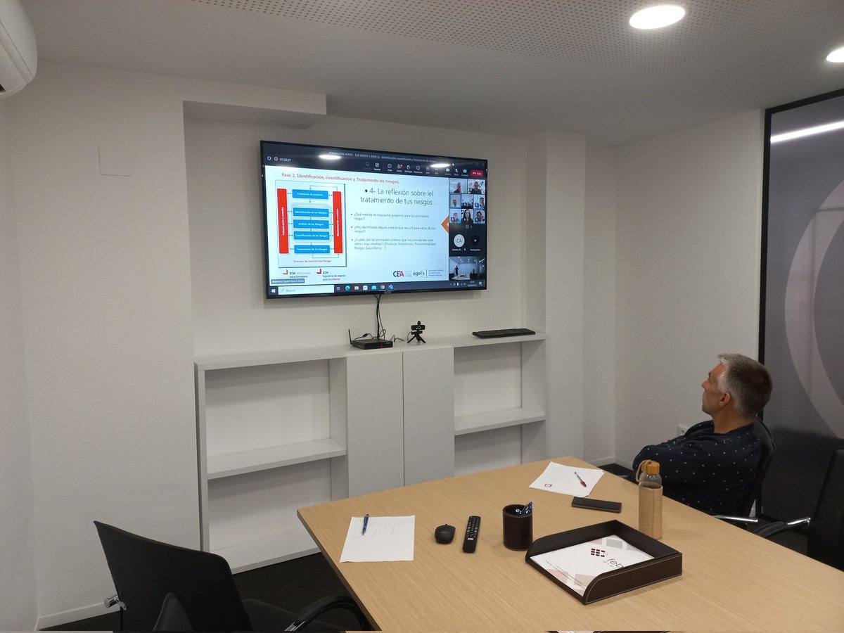 FebrerSeguros's tweet photo. El pasado miércoles nuestros compañeros continuaron con el curso Gerencia de Riesgos. En esta ocasión en formato online.

Lunes que viene nueva sesión en Madrid.

La formación es un pilar básico de nuestra correduria de seguros para ofrecer un mejor servicio a nuestros clientes. https://t.co/Go5loVAHrB
