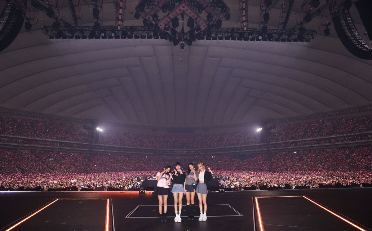 BLACKPINK tweet picture