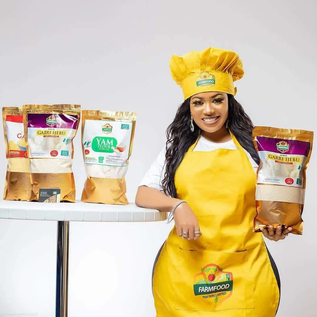 BrandsCj's tweet photo. Customized #Aprons #ChefUniforms Personalized with preferred design, colour & size. Branded with company logo & details. We do countrywide deliveries within 24hrs. For Orders contact us on
βοΈ 0723828823/0737266534 info@cjaybrands.co.ke https://t.co/pnqZxOKDxp https://t.co/HGfVswaZPx