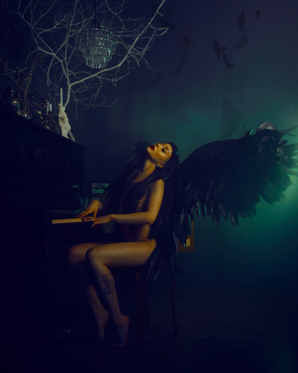 Good morning fam❤️

I have taken on too much and feel very tired permanently. Shooting every day and commercial projects do not allow you to relax for a minute.

“La minor”

foundation.app/@milavoev/sens…