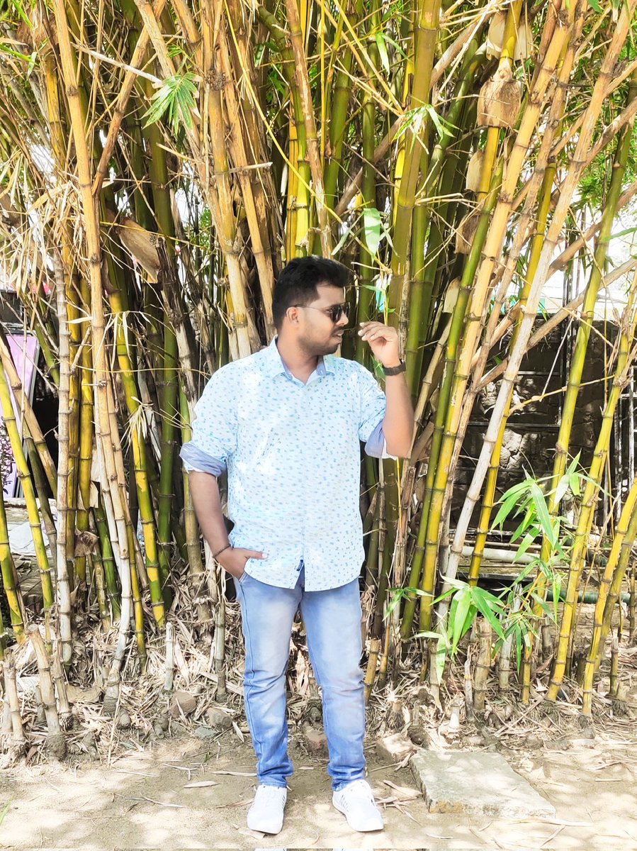prinz_prem's tweet photo. எண்ணிய எண்ணமெல்லாம் ஈடேறி 
ஏற்றங்கள் பல நிலைத்து 
மனமெங்கும் மகிழ்ச்சி திளைத்து 
வசந்தமாய் வாழ்க்கை எல்லோருக்கும் கிடைத்து 
நல்லதோர் சூழல் என்றும் இருந்திட #சித்திரைத்திருநாள் #தமிழ்புத்தாண்டு நல் வாழ்த்துகளை தெரிவித்துக் கொள்கிறேன் 🌿

🦋 #PrinzPrem 💙
#TamilNewYear2023 https://t.co/Men2fzlnBS