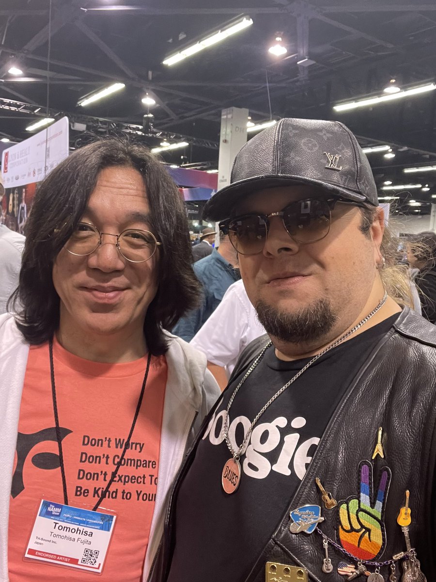 JBLBlues's tweet photo. Great first day at @NAMMShow 2023; Got to jam with the amazing @TomoJustFunky at the @TwoRockAmps booth and also ran into @kennyolsonrocks 🤟 #boogielong #NAMM2023 #musician #guitarplayer #guitarist #followus #California https://t.co/ZxDvXVOe0J