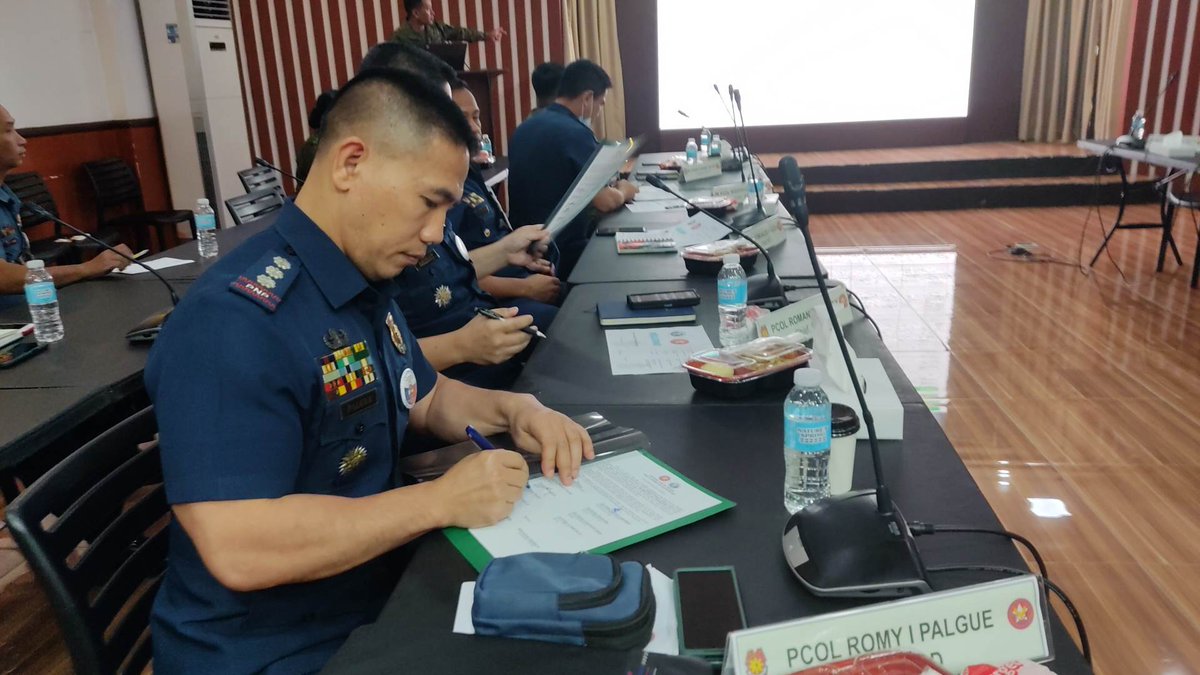 PNP_NCRPO's tweet photo. NCRPO and JTF-NCR facilitates Area Clearing Validation Board.
@pnppio
https://t.co/AwwwzDhEdt
#LifeIsBeautiful
#KaligtasanNyoSagotKo
#MKKequalsK
#TulongTulongTayo
#PNPKakampiNyo
#TeamPNP
#WeServeAndProtect
#TeamNCRPO
#WeCareWeDare
#MakaDiyos
#Makatao
#Makakalikasan
#Makabansa https://t.co/gm2szfcPox