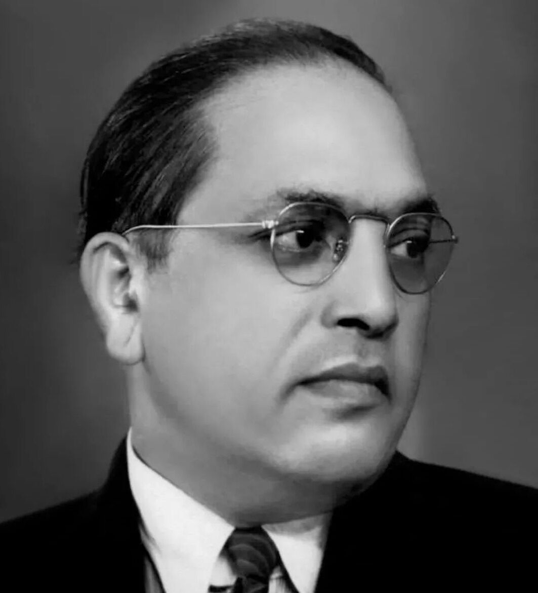 PatarPradip5's tweet photo. *जिन्हें पढ़ने से रोका गया आज उन्हें पूरी दुनिया पढ़ रही है* 

युगपुरुष, विश्वरत्न, ज्ञान के प्रतीक, आधुनिक भारत के राष्ट्रनिर्माता, नारी उद्धारक, शोषितों वंचितों के मसीहा, बोधिसत्व परमपूज्य बाबा साहेब डॉ0भीमराव अम्बेडकर जी के 132 वें जन्मदिन पर बहुत बहुत हार्दिक शुभकामनाएं। https://t.co/dJ70It5nWo