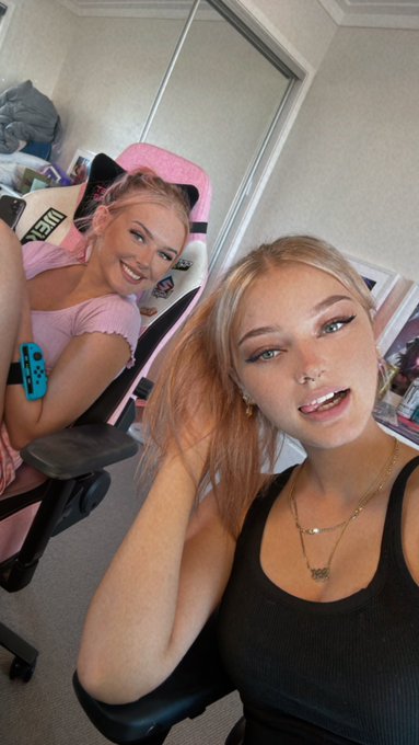 JUST DANCE STREAM!!   https://t.co/MT6Ic3eOKl https://t.co/6bOBno2bM9