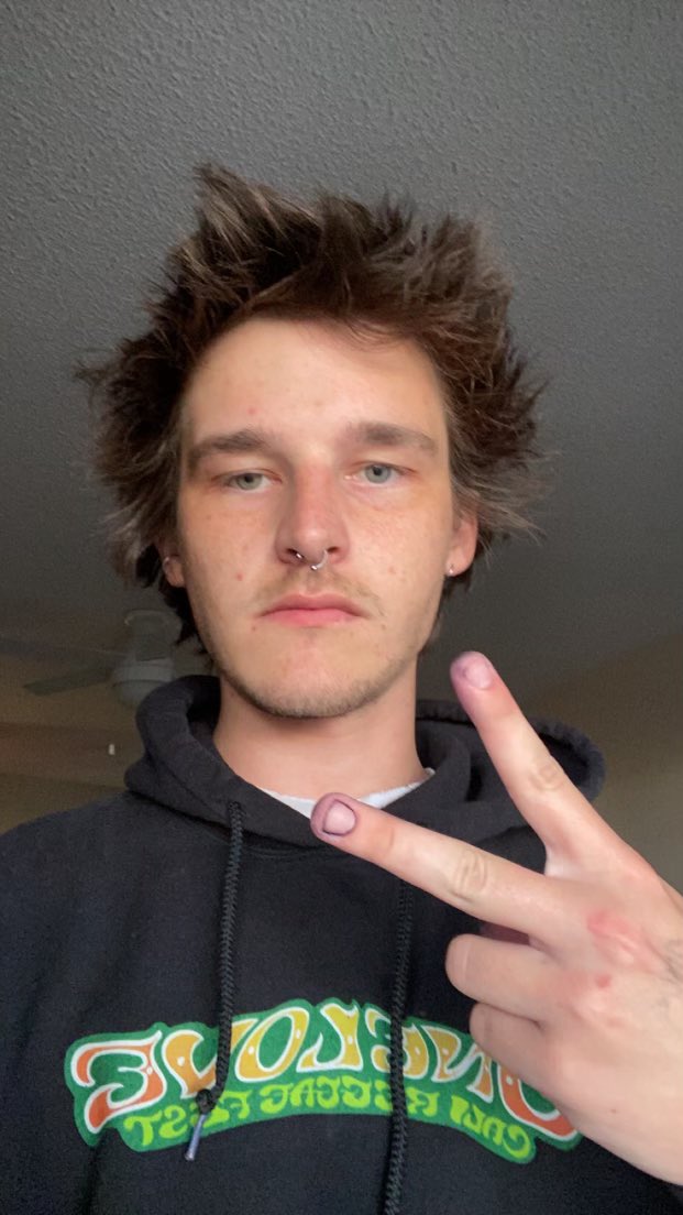 mobbyread's tweet image. This is what I look like now for anyone wondering