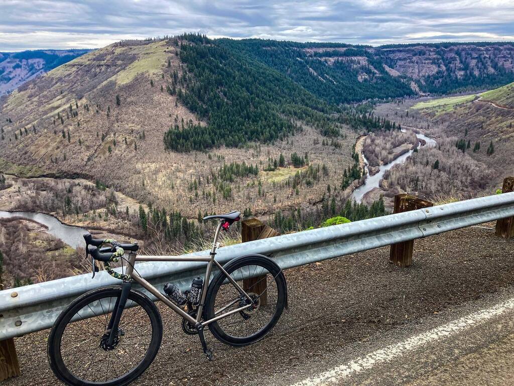 buckyrides1's tweet photo. All roadie through beautiful lands, canyons and nature preserves

Main image is Soda Springs WA - a sweet climb. 

Right across the road, in front of us headed into Glenwood WA a large herd of elk. too fast for the camera. Breathtaking. 

On the plateau … https://t.co/7NXLDrjhPr https://t.co/YgyFrw2Ivd