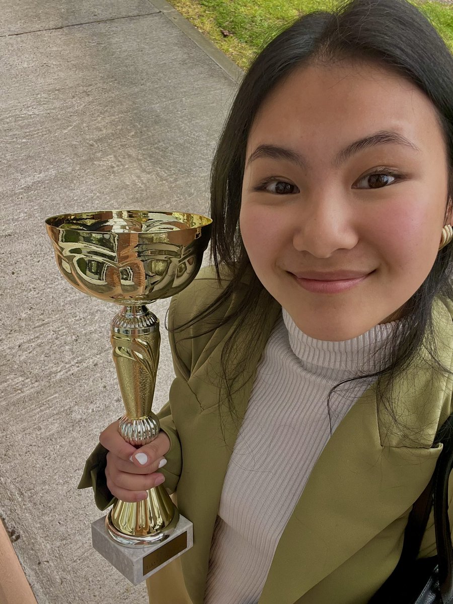 Alina tweet media