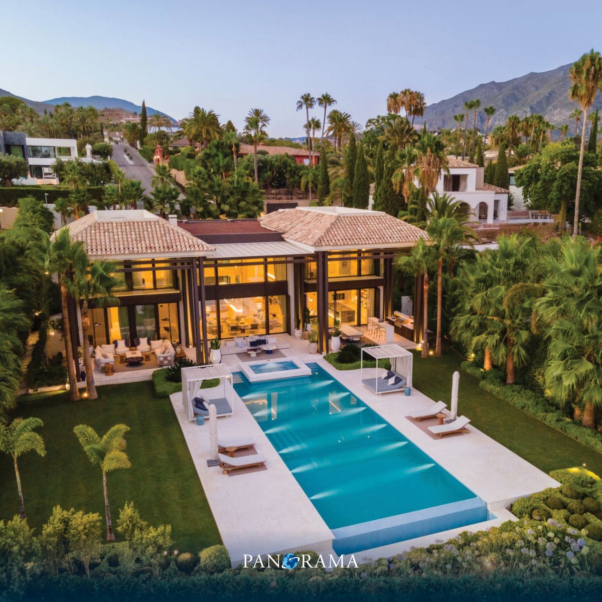 panorama_spain's tweet photo. Frontline golf mansion in the heart of the Golf Valley!
- Located in an exclusive area in La Cerquilla
- State-of-the-art movie cinema, yoga room, gym, heated pool and Jacuzzi
Asking 13,5m Euro. Ref. 13500
https://t.co/HPw0gR1FQ9
#marbellamansion #golfproperty #marbellaproperty https://t.co/c616m9Pntz
