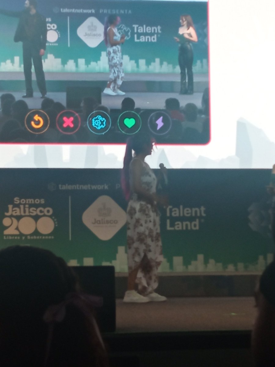 SaldivarYaret's tweet photo. Ya bajen a lavagirl #talentmatchtl https://t.co/0Te2qYy4nJ