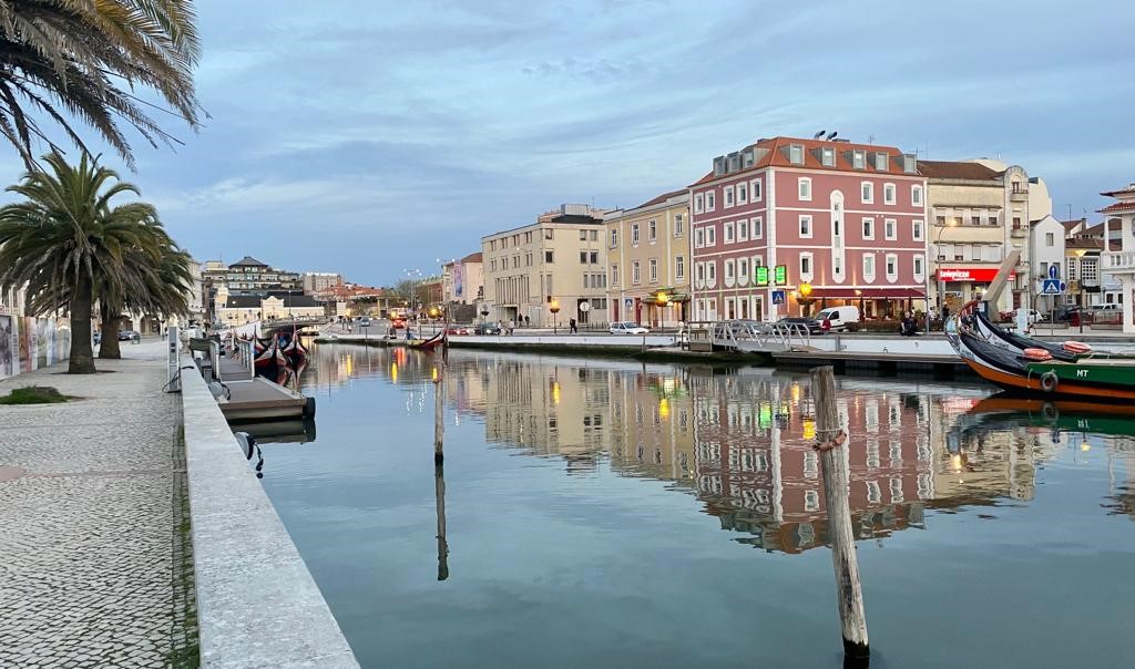 Yscript_EU's tweet photo. 🌴🛟🌊⚓️🇵🇹

With beautiful impressions from the 𝗙𝗶𝗿𝘀𝘁 𝗣𝗿𝗼𝗴𝗿𝗲𝘀𝘀 𝗠𝗲𝗲𝘁𝗶𝗻𝗴 of the #Yscript consortium in Aveiro, #Portugal, last month, we wish our followers a wonderful weekend❗️

Also read our article about it❗️

👉  https://t.co/6833TY5U9G

@UnivAveiro @UBI_pt https://t.co/7xI3b3379y